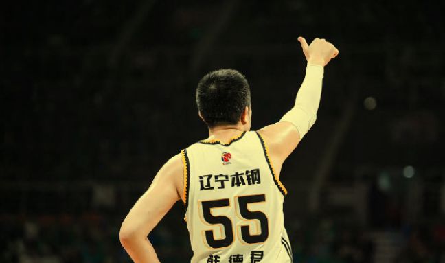 北京时间5月10日凌晨辽篮为韩德君庆生，其效力多年战功赫赫但本赛季季后赛有心无力