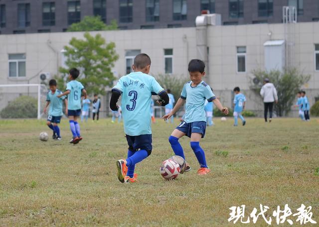 5月10日徐州市铜山体校足球队成立 多项基地挂牌添彩